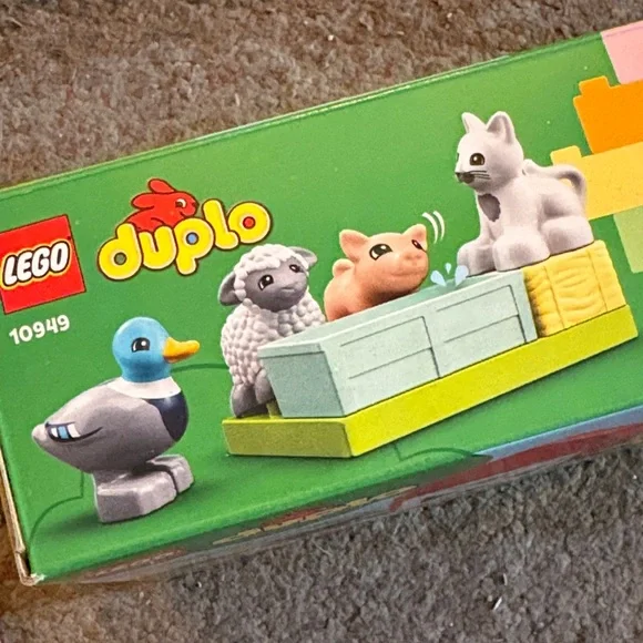 LEGO DUPLO Farm Animal Care Set - Red, Green, Yellow - Picture 5 of 9